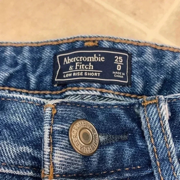 Abercrombie and Fitch - Picture 2 of 3